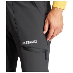 ADIDAS Herren Wanderhose Terrex Experior Yearound Softshell 12 ADIDAS Herren Wanderhose Terrex Experior Yearound Softshell -Modische Kleidung adidas herren wanderhose terrex exper ib1127 000 5144